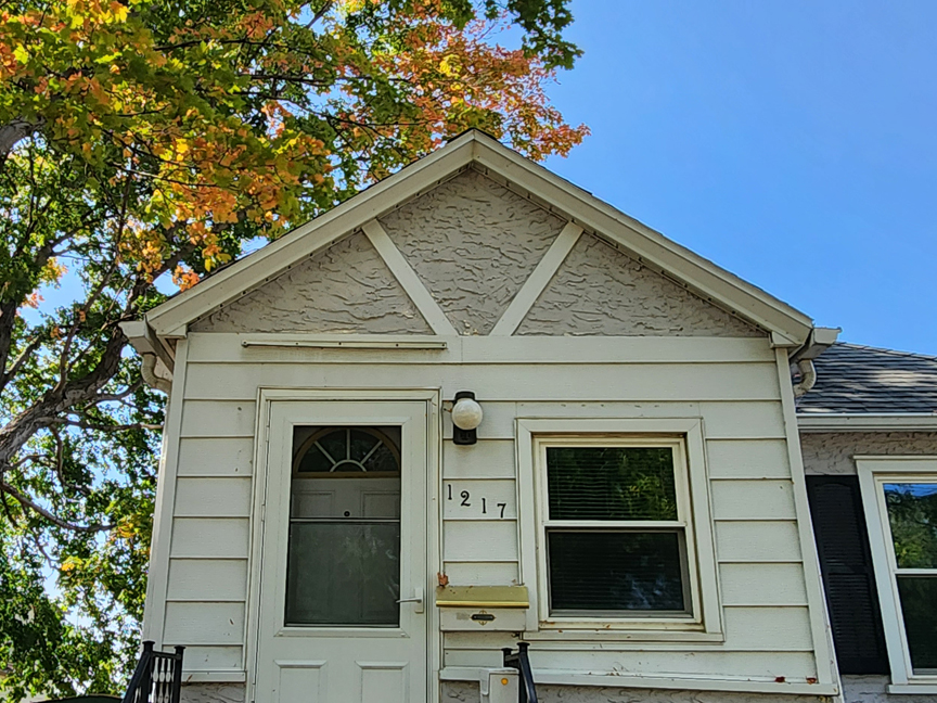 1217 4th Avenue Southeast